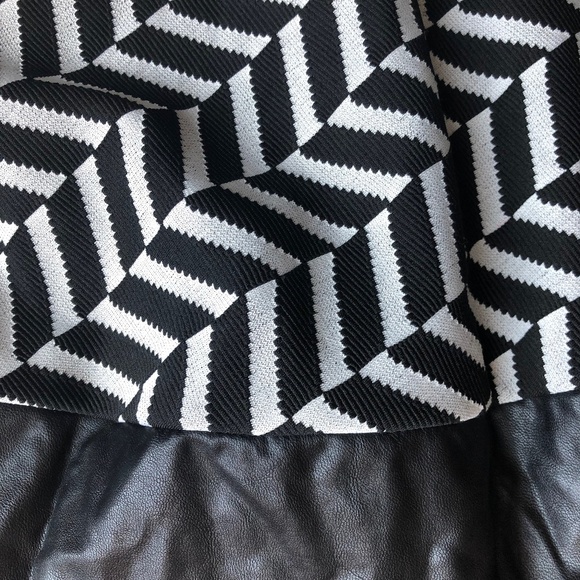 Designer Italian skirt - Picture 8 of 12